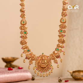 Banarasi Saree + Gold Jewellery is just Power Combo You Can’t Miss